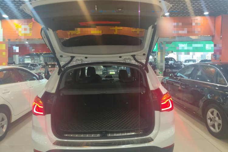 宝马X1 2018款 xDrive20Li 尊享型机舱底盘23