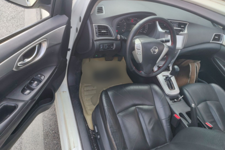 日产 轩逸 2014款 1.6XV CVT尊享版中控内饰20