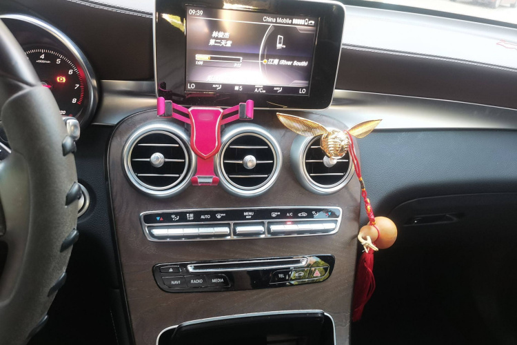 奔驰GLC 2018款 GLC 300 4MATIC 动感型局部细节16