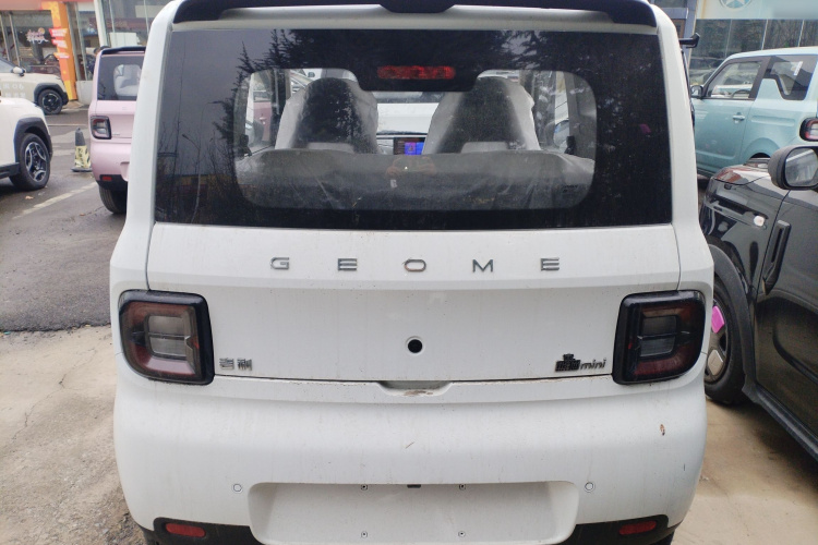 吉利银河 熊猫 2025款 210km 元气熊车身外观6