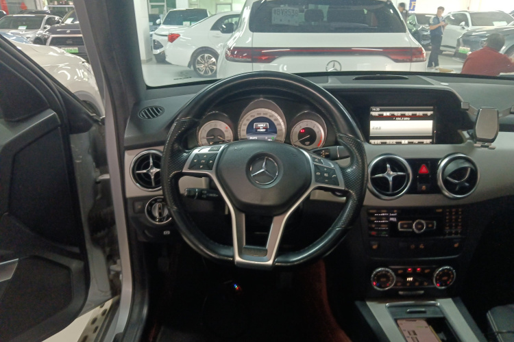 奔驰GLK级 2015款 GLK 300 4MATIC 时尚型 极致版局部细节13