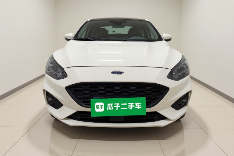 福特 福克斯 2021款 三厢 EcoBoost 180 自动ST Line车身外观2