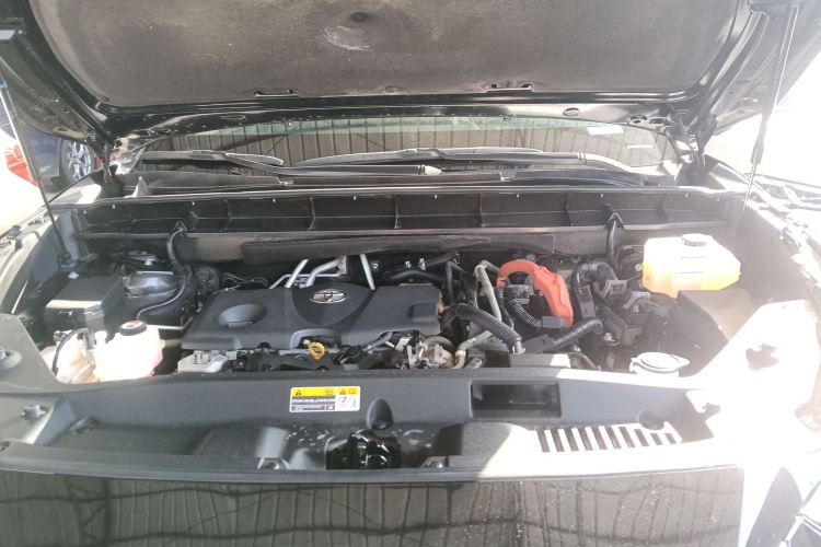 丰田 汉兰达 2022款 双擎 2.5L 四驱至尊版 7座机舱底盘24