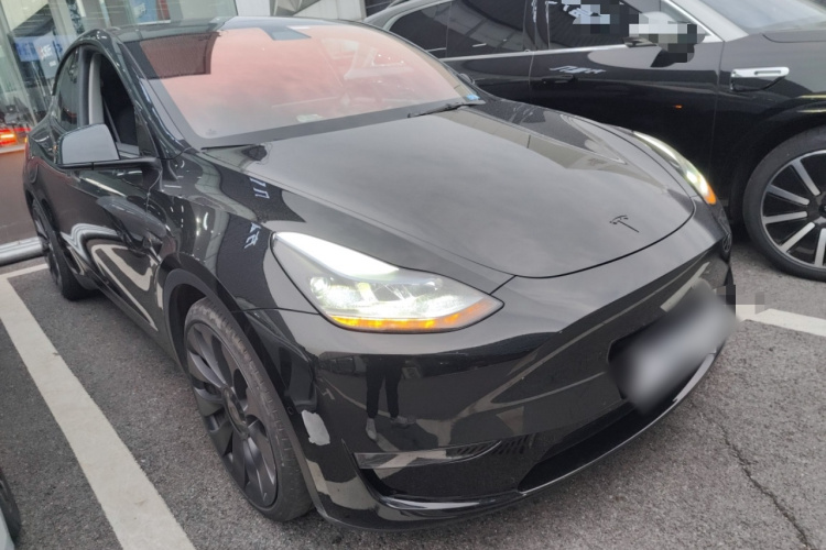 特斯拉 Model Y 2022款 Performance高性能全轮驱动版车身外观3