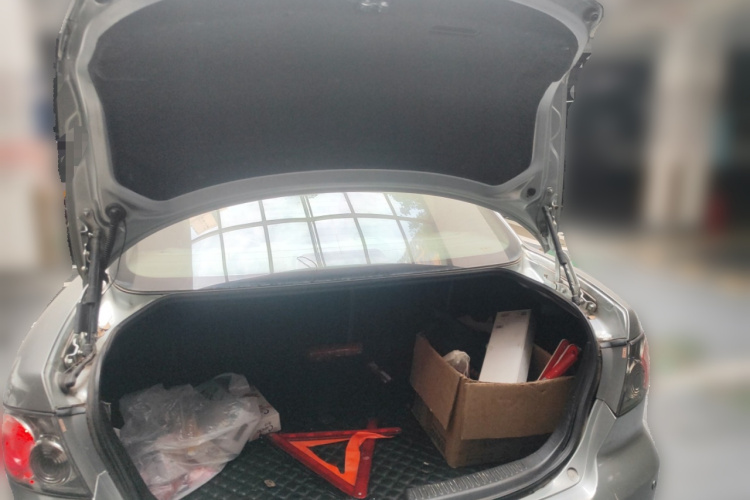 马自达6 2011款 2.0L 自动时尚型中控内饰23