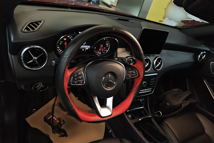 奔驰CLA 2019款 CLA 200 时尚型中控内饰7002