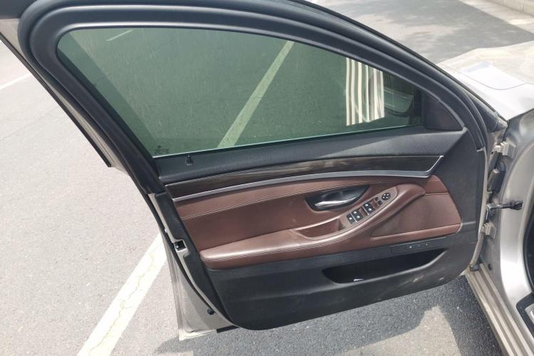 宝马5系 2014款 525Li 豪华设计套装中控内饰7007