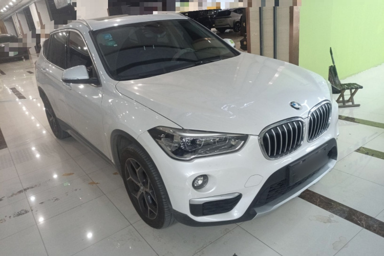 宝马X1 2019款 sDrive18Li 尊享型车身外观6002