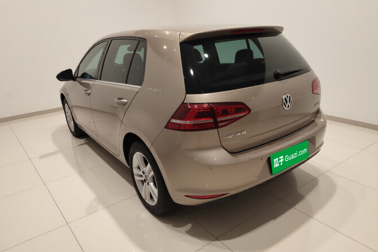 大众 高尔夫 2017款 1.6L 自动舒适百万辆纪念版车身外观5