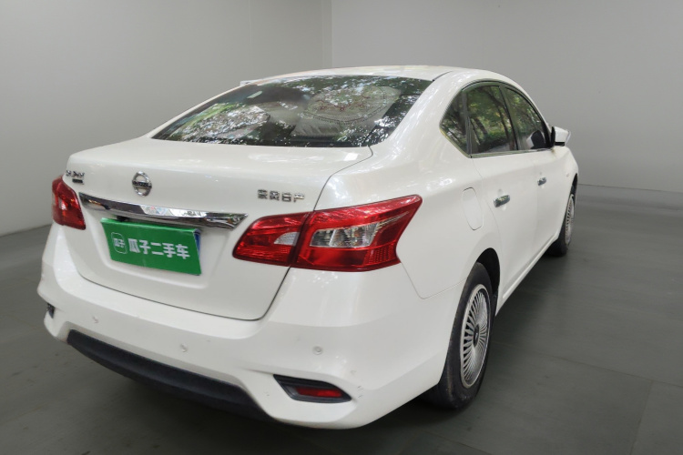 日产 轩逸 2019款 经典 1.6XE 手动舒适版车身外观7