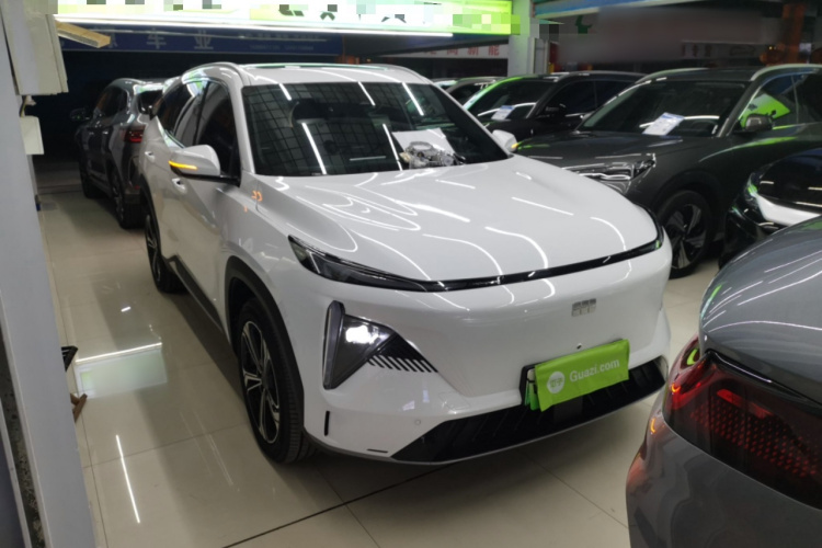 吉利银河 银河L7 2024款 1.5T 115km MAX  龙腾版车身外观3