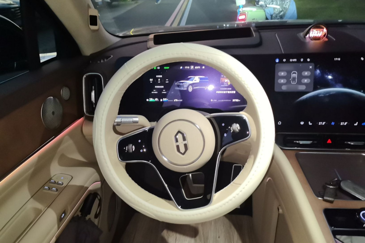 鸿蒙智行 问界M9 2024款 增程 Ultra版 42kWh 6座版中控内饰13