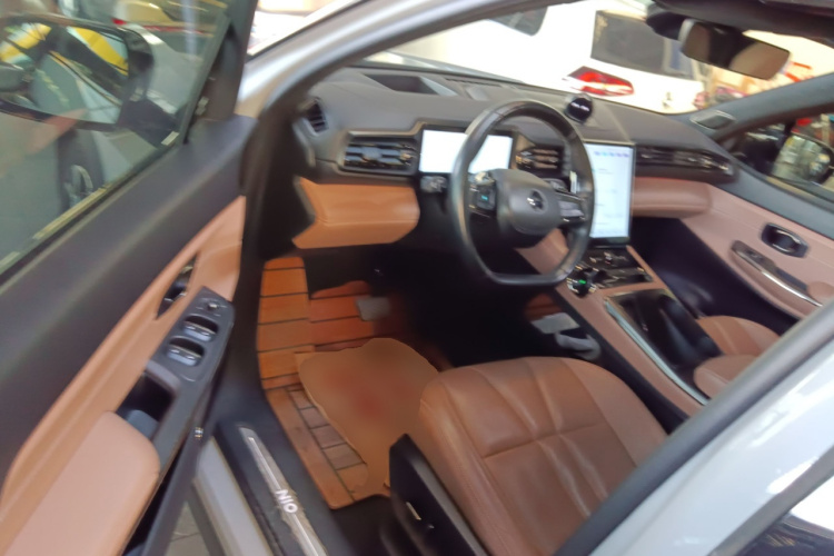 蔚来ES8 2020款 580KM 签名版 六座版中控内饰20