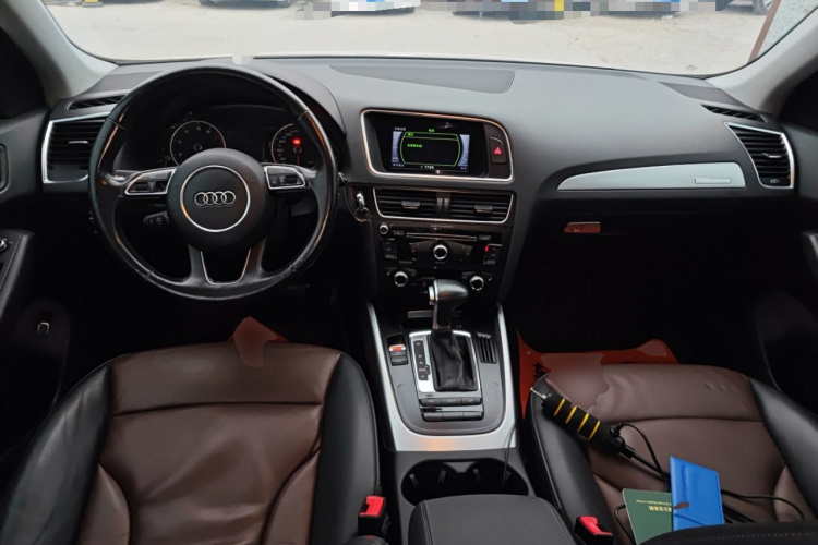 奥迪Q5 2016款 40 TFSI 技术型中控内饰12