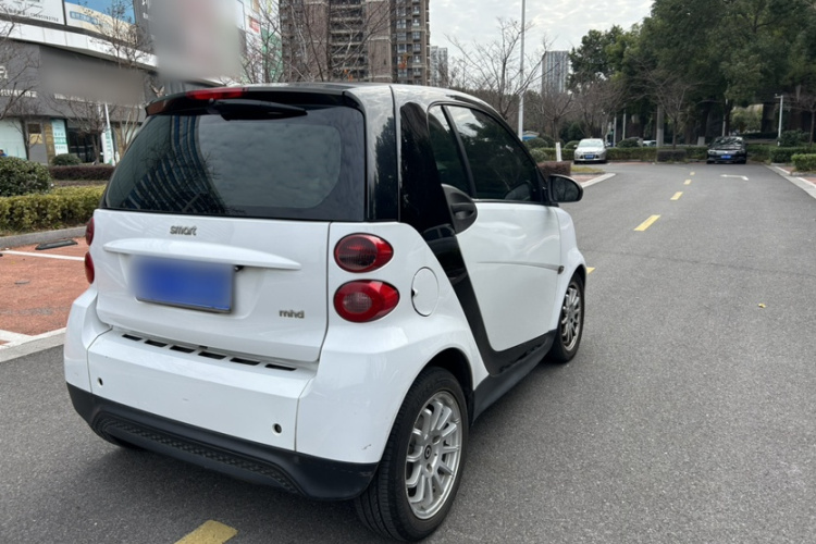 smart fortwo 2014款 1.0 MHD 硬顶城市光波激情版车身外观6003