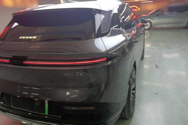 极氪7X 2025款 75kWh 后驱智驾版车身外观6006