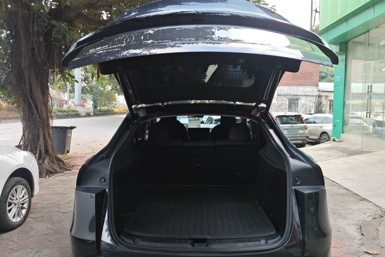 特斯拉 Model Y 2025款 后轮驱动版局部细节23