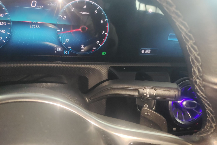 奔驰A级(进口) 2021款 A 200 时尚型局部细节18