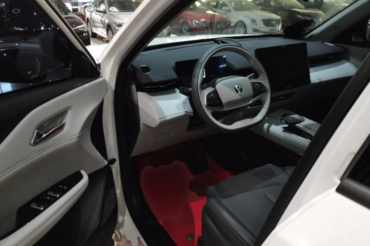 长安UNI-Z 2025款 1.5T 尊贵型中控内饰7003