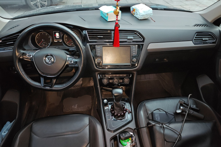 大众 途观L 2018款 330TSI 自动两驱豪华版中控内饰12