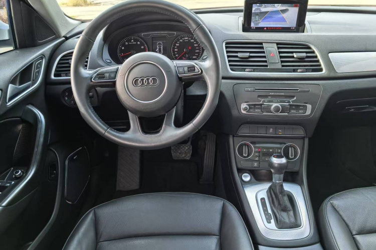 奥迪Q3 2018款 30周年年型 30 TFSI 风尚型中控内饰7002