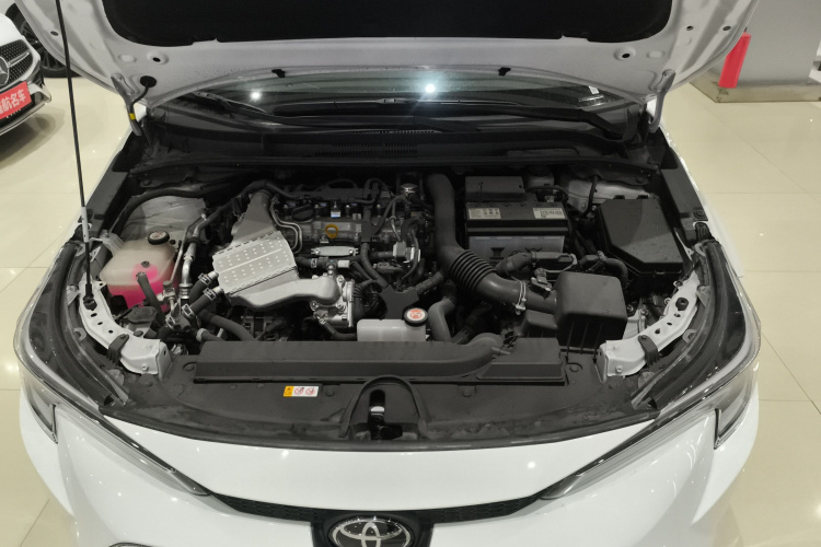 丰田 雷凌 2024款 185T CVT豪华版机舱底盘24