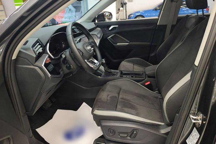 奥迪Q3 2023款 35 TFSI 时尚动感型（1.5T）局部细节19