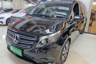 奔驰 威霆 2023款 2.0T 商务版 7座