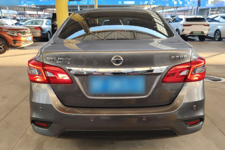 日产 轩逸 2022款 经典 1.6XE CVT舒适版车身外观6