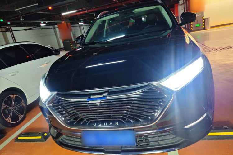 长安欧尚X7 2020款 1.5T 自动尊享型车身外观2