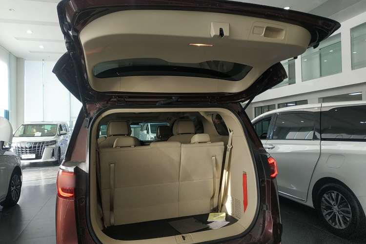 别克GL8 2023款 ES陆尊 尊享型机舱底盘23