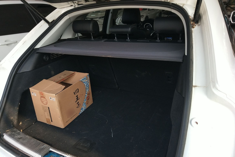 众泰SR7 2016款 1.5T CVT魔方之心版 国IV机舱底盘23