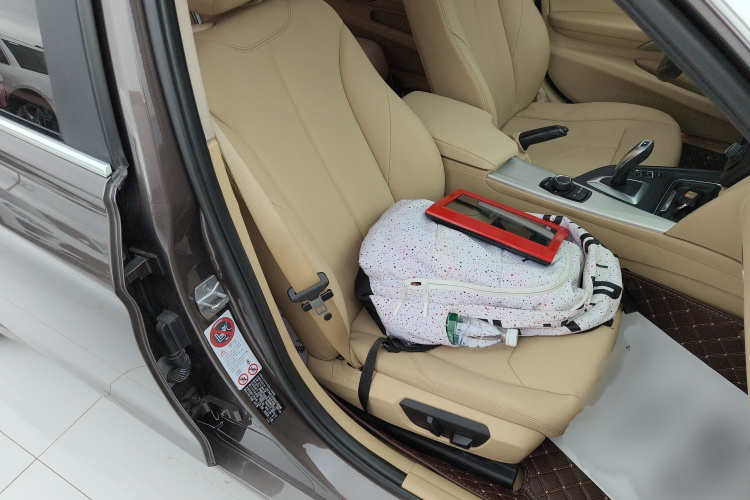 宝马3系 2014款 320Li 时尚型局部细节41