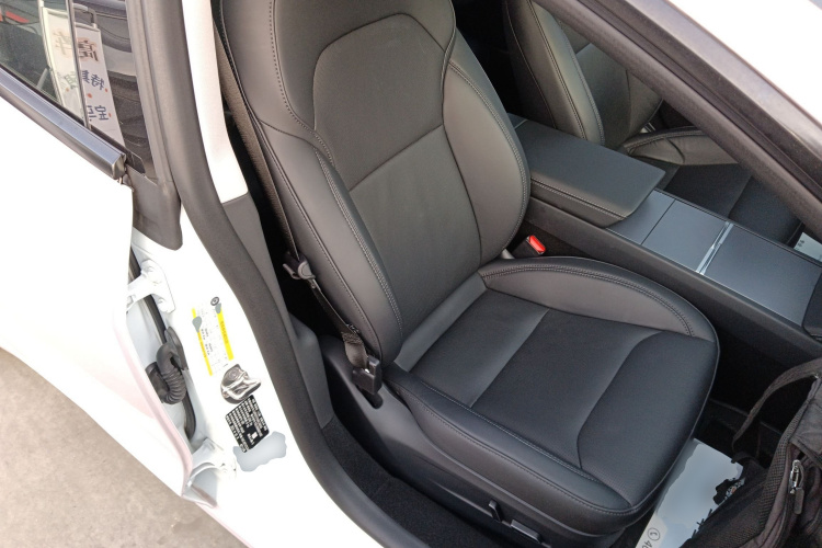特斯拉 Model 3 2023款 后轮驱动版局部细节41