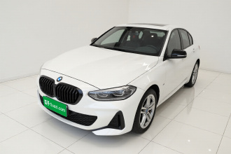 宝马1系 2022款 120i M运动曜夜版