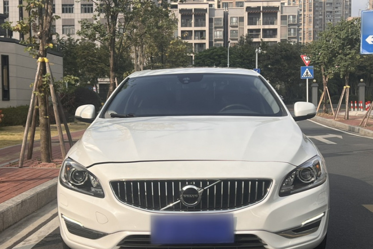 沃尔沃S60 2019款 S60L T3 智进版车身外观6002
