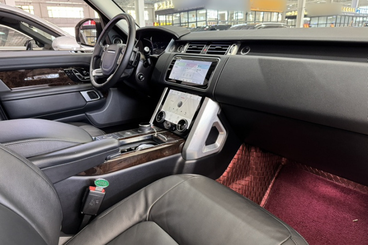 路虎 揽胜 2021款 3.0 L6 盛世版中控内饰7009