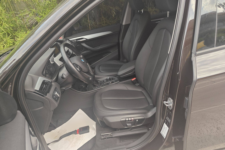 宝马X1 2016款 sDrive18Li 尊享型中控内饰19