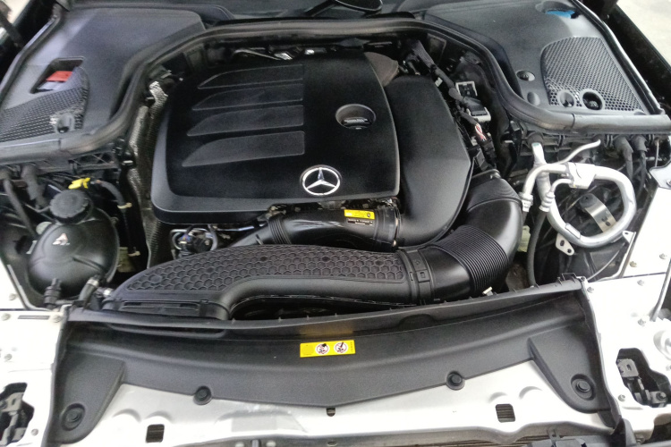 奔驰E级 2023款 E 260 L局部细节24