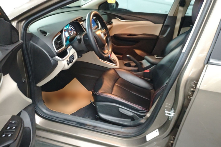 别克 英朗 2017款 15N 自动进取型局部细节19