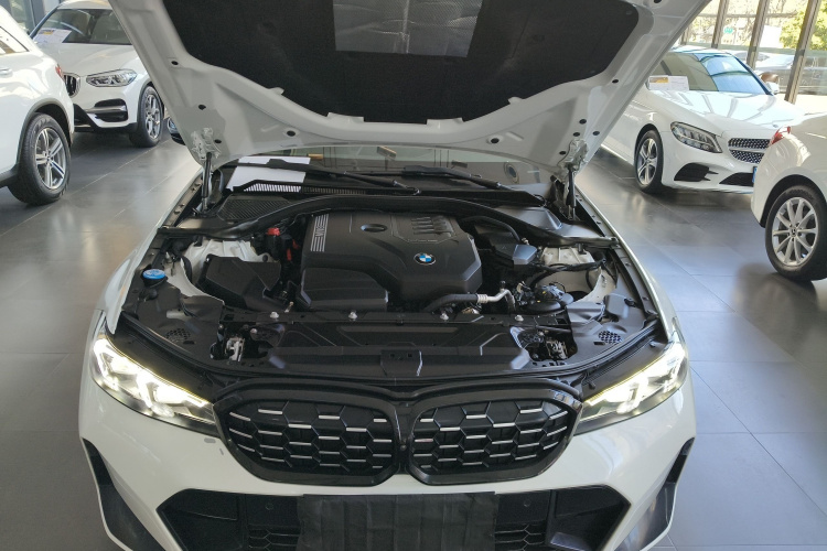 宝马3系 2023款 325Li M运动曜夜套装机舱底盘24