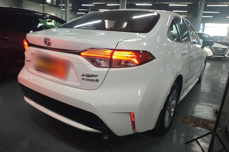 丰田 雷凌 2022款 双擎 1.8H E-CVT豪华版车身外观7