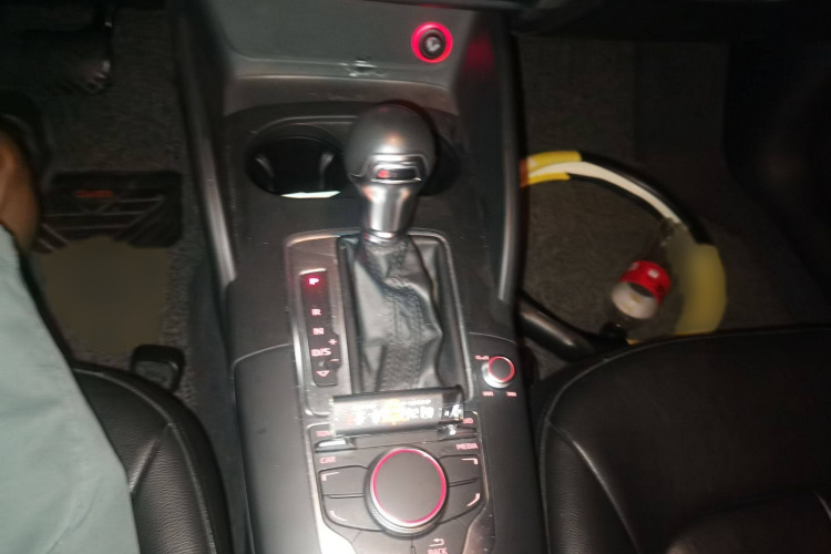 奥迪A3 2016款 Limousine 35 TFSI 进取型局部细节18