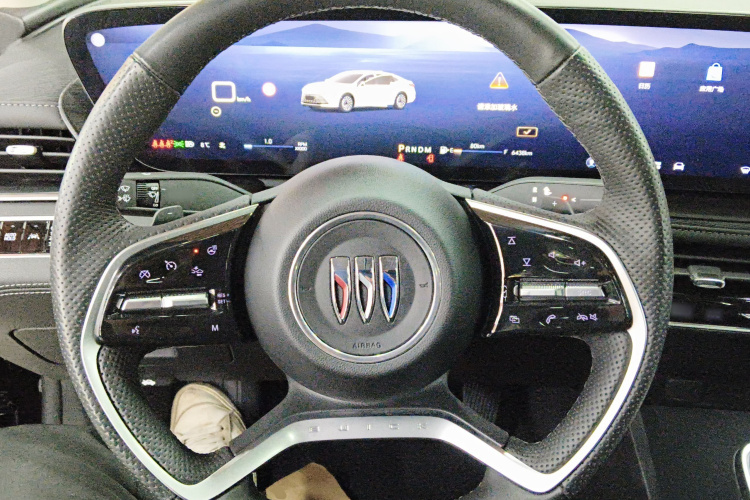 别克 君越 2023款 28T 越尊版中控内饰13