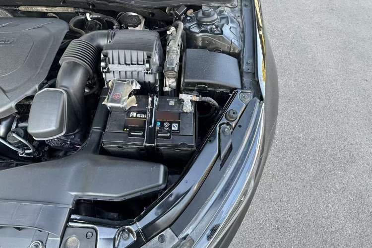 起亚K5 2014款 2.0L 手动GL局部细节9005