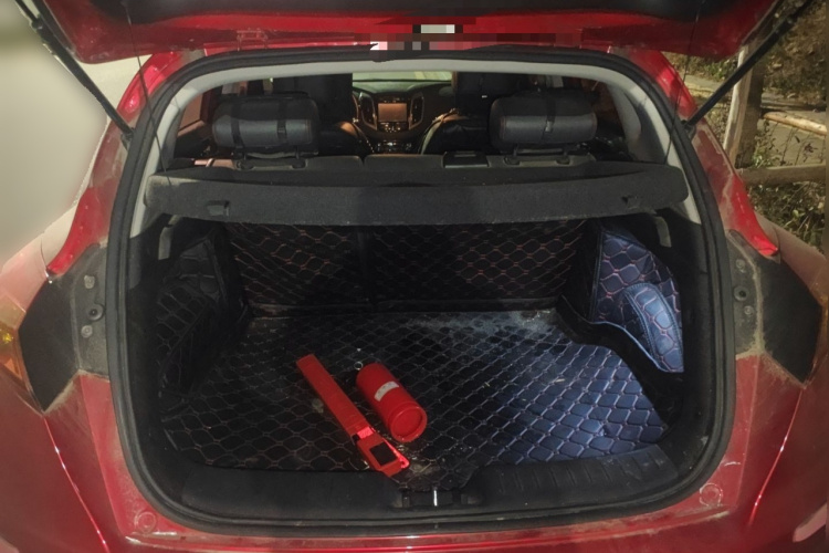 长安 逸动 2016款 XT 1.6L 自动俊酷型中控内饰23