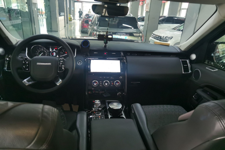 路虎 发现 2019款 2.0T SE中控内饰12