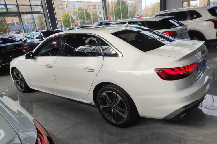 奥迪A4L 2022款 40 TFSI 时尚动感型车身外观4