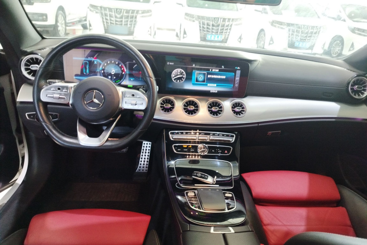 奔驰E级(进口) 2020款 E 260 4MATIC 轿跑车中控内饰7002