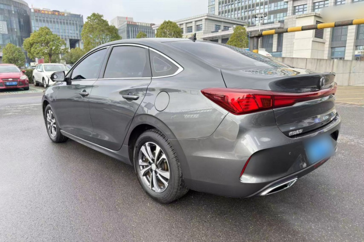 长安 逸动 2022款 PLUS 蓝鲸NE 1.4T GDI DCT尊贵版车身外观6008